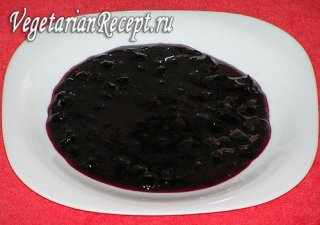 Черная смородина, протертая с сахаром (фото)