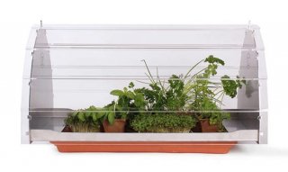 Посадка овощей и их выращивание будет осуществляться непосредственно в квартире благодаря мини-тепличке